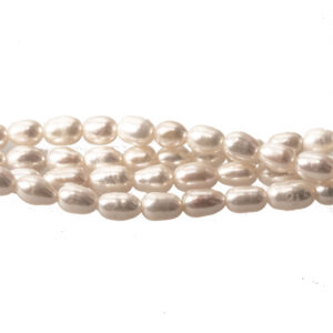 Ferskvandsperle hvid oval 3x4mm, 1streng