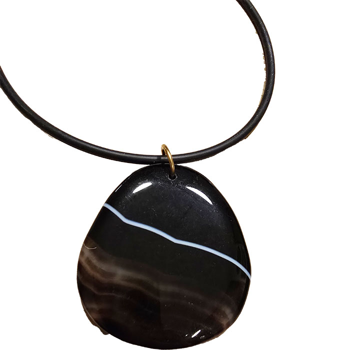 Halskæde med agat vedhæng