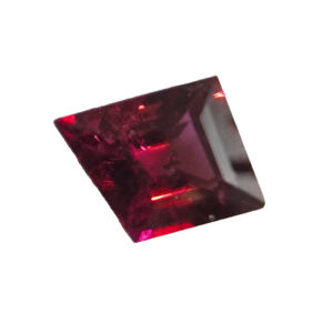 Indfatningsten faceteret granat 3,15 ct 7x8xx5mm 1stk